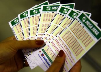 Sorteio da mega-sena pode pagar R$ 27 milhões neste sábado