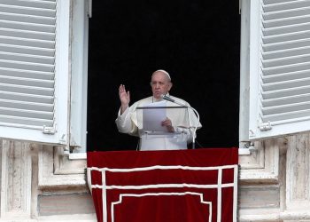 Papa pede que FMI e Banco Mundial reduzam dívidas de países pobres