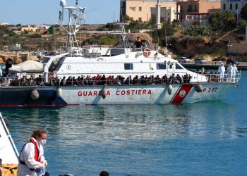 Mais de 2 mil migrantes chegam a Lampedusa em 24 horas
