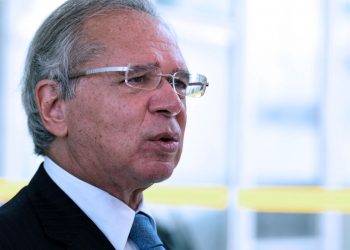 Reforma tributária tem de “atacar” programas de isenção, afirma Guedes