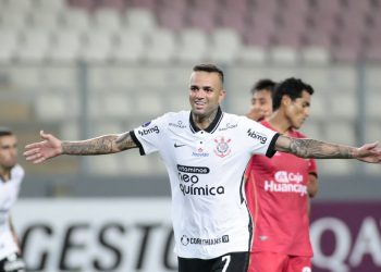 Corinthians vence em Lima e segue vivo na Copa Sul-Americana