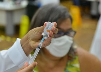 Farmacêuticos poderão participar da campanha contra a covid-19
