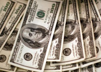 Tesouro capta US$ 2,25 bi no exterior com juros mais altos