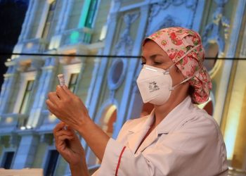 Resolução amplia estratégia estadual para vacinação de demais profissionais contra Covid-19
