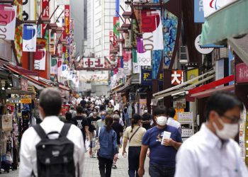 Japão bate recorde de casos de Covid pelo 2º dia e amplia estado de emergência a mais 4 regiões