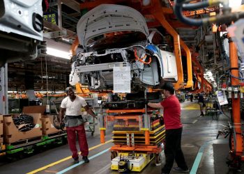 CNI aumenta previsão de crescimento da economia para 4,9%, neste ano