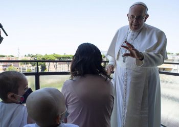 Papa deixará hospital o mais rapidamente possível, diz Vaticano