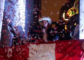 Castillo é confirmado presidente eleito do Peru após longa batalha