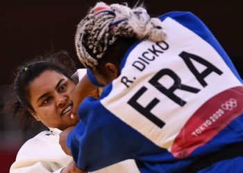 Maria Suelen se machuca e perde nas quartas de final do judô de Tóquio