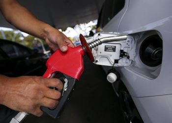 Preços da gasolina, diesel e gás aumentam hoje nas refinarias