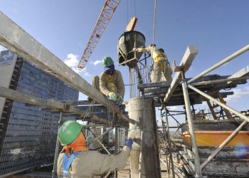 Confiança da construção atinge maior nível desde março de 2014