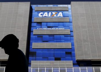 Economia Trabalhadores nascidos em abril podem sacar auxílio emergencial