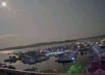 Meteoro ilumina os céus da Noruega; parte pode ter caído perto de Oslo