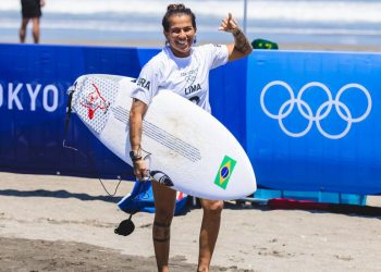 Silvana, Medina e Ítalo avançam às quartas de final do surfe em Tóquio