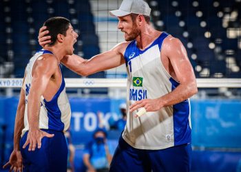 Alison e Álvaro vencem mexicanos e vão às quartas do vôlei de praia