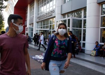 Covid-19: chilenos vacinados com CoronaVac terão dose de reforço