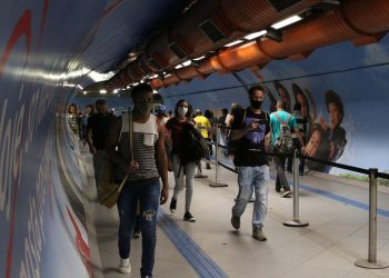 Covid-19: Brasil tem 20,4 milhões de casos e 571,6 mil mortes