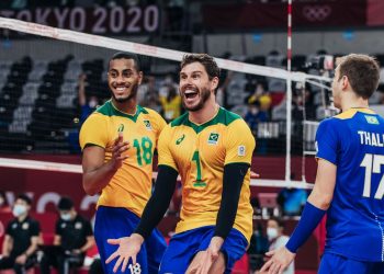 Vôlei: seleção masculina supera Japão e pega Comitê Russo na semi