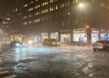 Nova York declara estado de emergência devido a inundações