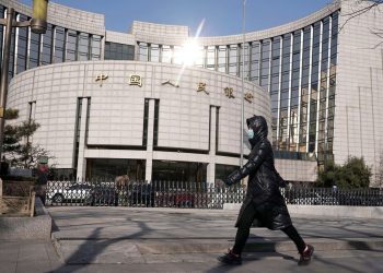 China confina cidade com 5 milhões de habitantes após detectar surto