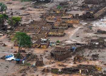 ES e MG querem novo acordo por danos após rompimento de barragem