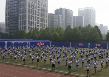 China elabora lei que pune pais por mau comportamento dos filhos