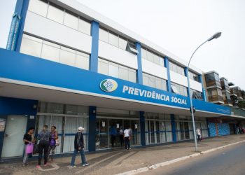 Prova de vida para segurados do INSS é suspensa até fim do ano