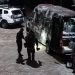 Homem é perseguido, atira contra policiais e joga bomba no meio da rua no ES