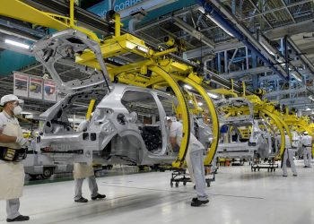 Atividade econômica cai 0,15% em agosto, diz Banco Central