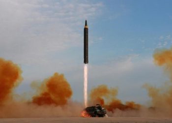 Coreia do Norte dispara míssil balístico para o mar do Japão