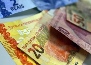 Trabalhadores nascidos em maio podem sacar auxílio emergencial