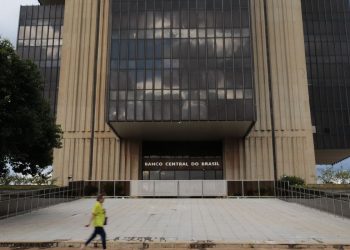 Economia Mercado financeiro prevê inflação em 10,15% e expansão do PIB em 4,78%