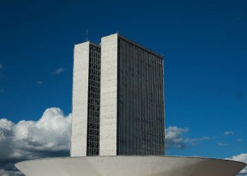 Política Câmara aprova emendas do Senado à MP que cria programa de crédito
