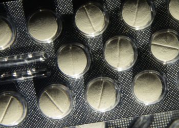 Mobilização alerta para riscos da automedicação com antibióticos