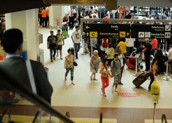 Pandemia reduz em 53% transporte de passageiros em 2020
