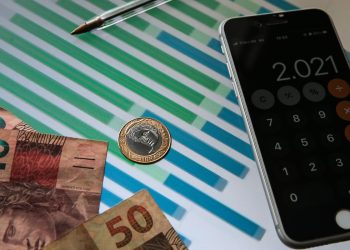 Aumento da Selic afeta poupança, financiamento imobiliário e FGTS