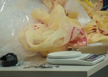 Casal é flagrado com 7 kg de cocaína dentro de casa em Vila Velha, ES