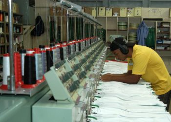 Consumo aparente de bens industriais cresceu 2% em dezembro de 2021
