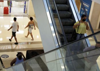 Confiança empresarial recua pelo quarto mês consecutivo, diz FGV