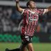 São Paulo atropela Santos e completa 4 jogos sem perder no Estadual