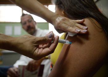Saúde Guia orienta profissionais de saúde sobre prevenção do câncer uterino