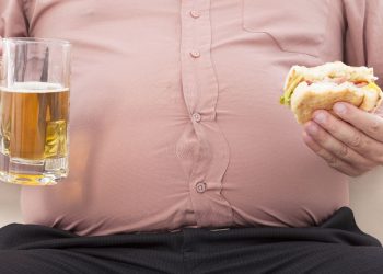 Mais da metade dos brasileiros estava com sobrepeso em 2021