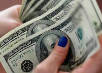 Dólar fecha estável, vendido a R$ 5,17, em dia de volatilidade
