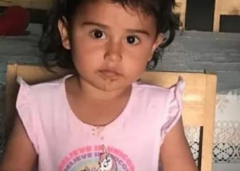 Menina de 3 anos dada como morta acorda no próprio velório