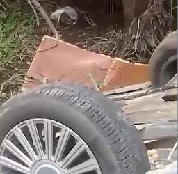 Carro cai de ribanceira na BR-101 e casal espera 15 horas por socorro