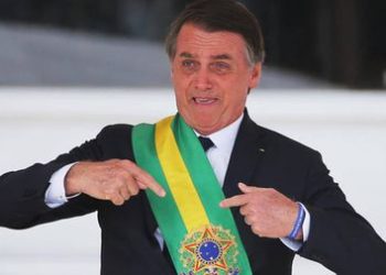 Bolsonaro diz que vai “passar a faixa” e “se recolher” caso não seja reeleito