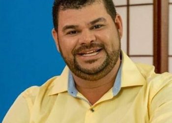 Prefeito de Conceição da Barra é feito refém com esposa e funcionários