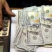 Dólar sobe para R$ 5,27, influenciado pelo mercado externo