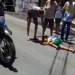 Criança é atropelada por moto na saída de escola em Cariacica, ES
