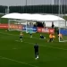 Richarlison faz gol de pênalti em treino e vibra